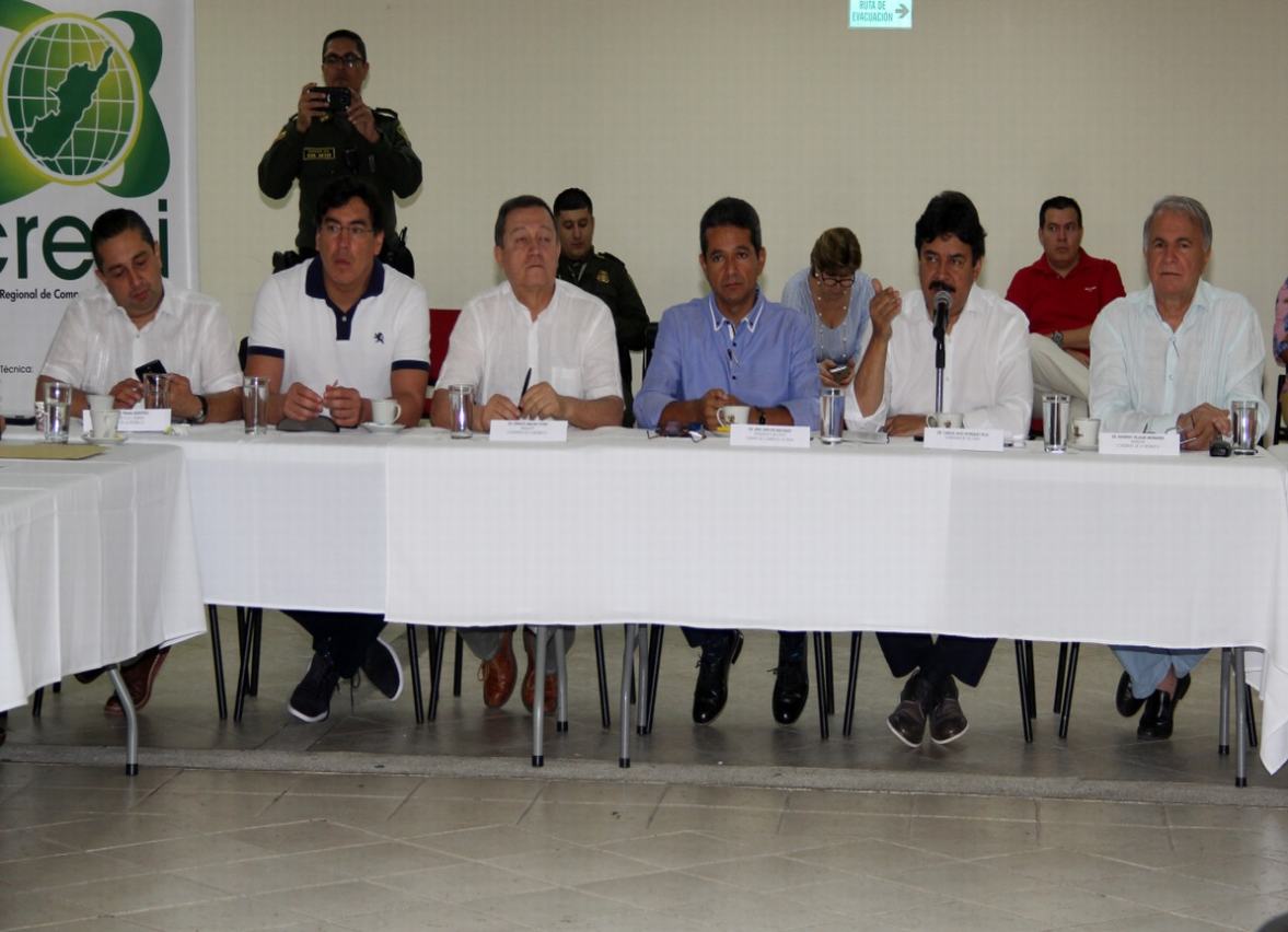 Representantes a la Cámara Julio Cesar Triana, Álvaro Hernán Prada; Presidente del Congreso, Ernesto Macías; Presidente Ejecutivo Cámara de Comercio, Ariel Rincón Machado, Gobernador del Huila, Carlos Julio González Villa y Senador Rodrigo Villalba.